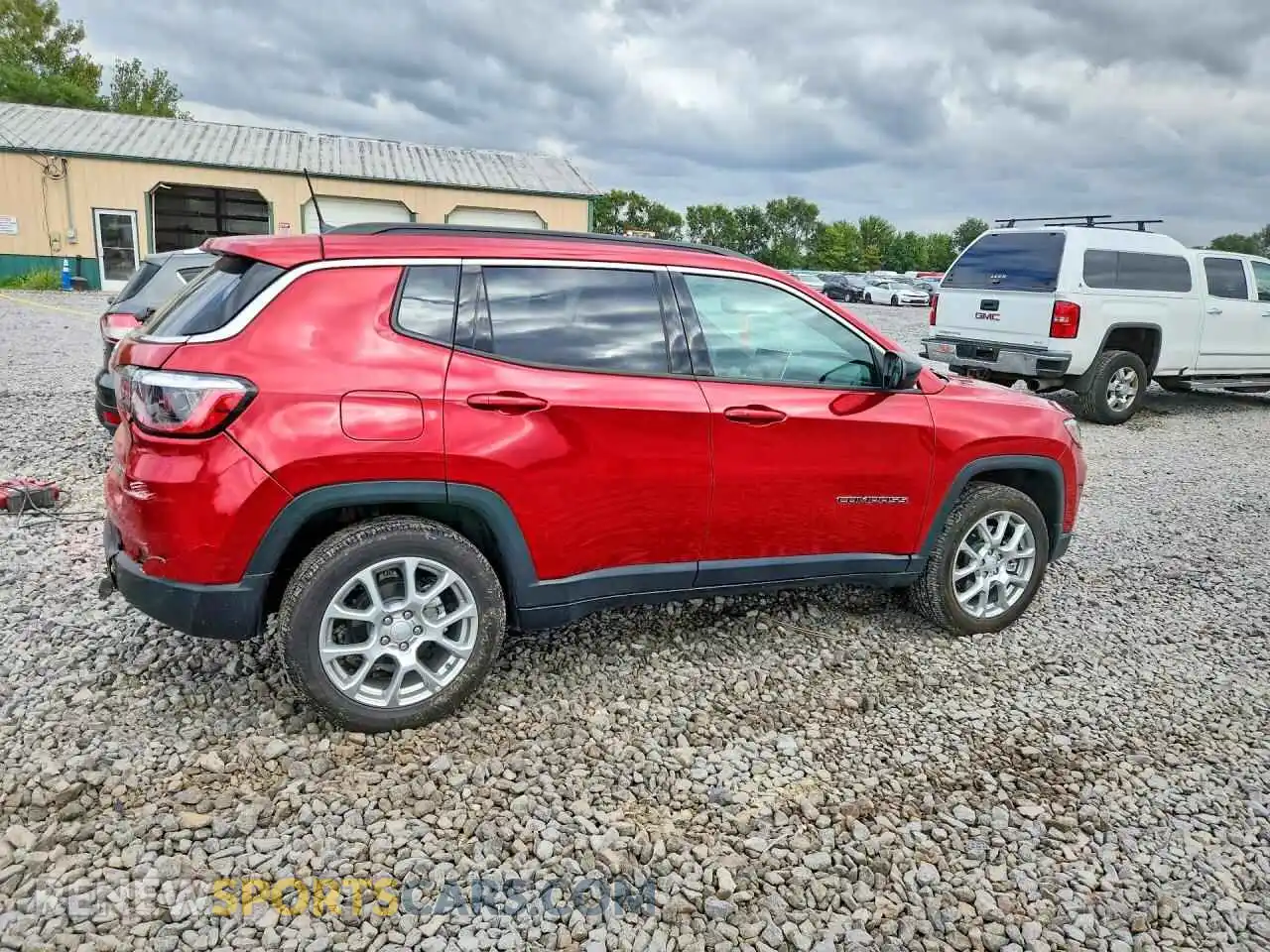 3 Photograph of a damaged car 3C4NJDFN9RT175585 JEEP COMPASS 2024