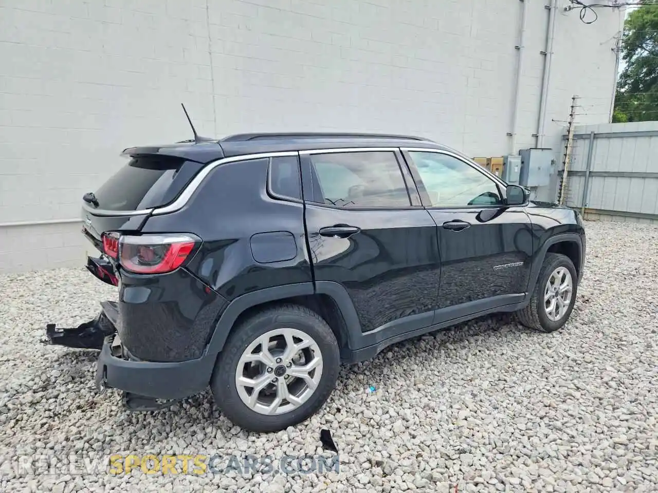 3 Photograph of a damaged car 3C4NJDBN0ST549075 JEEP COMPASS 2025