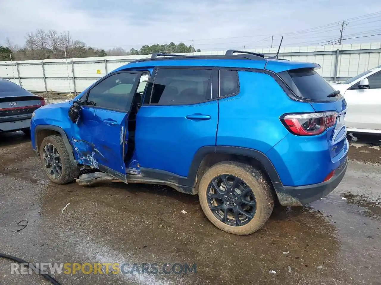 2 Photograph of a damaged car 3C4NJDBN1ST554219 JEEP COMPASS 2025