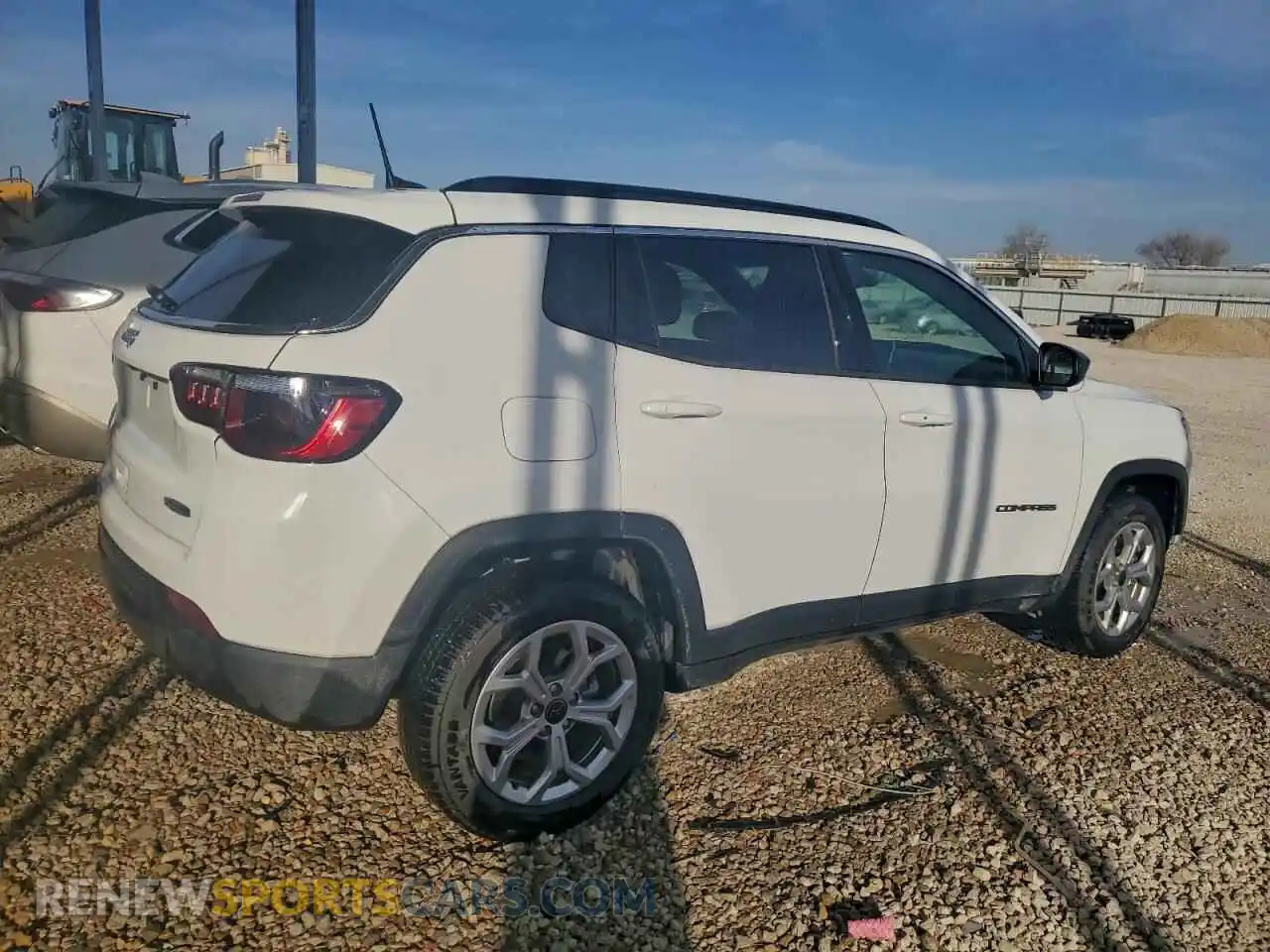 3 Фотография поврежденного автомобиля 3C4NJDBN4ST521442 JEEP COMPASS 2025