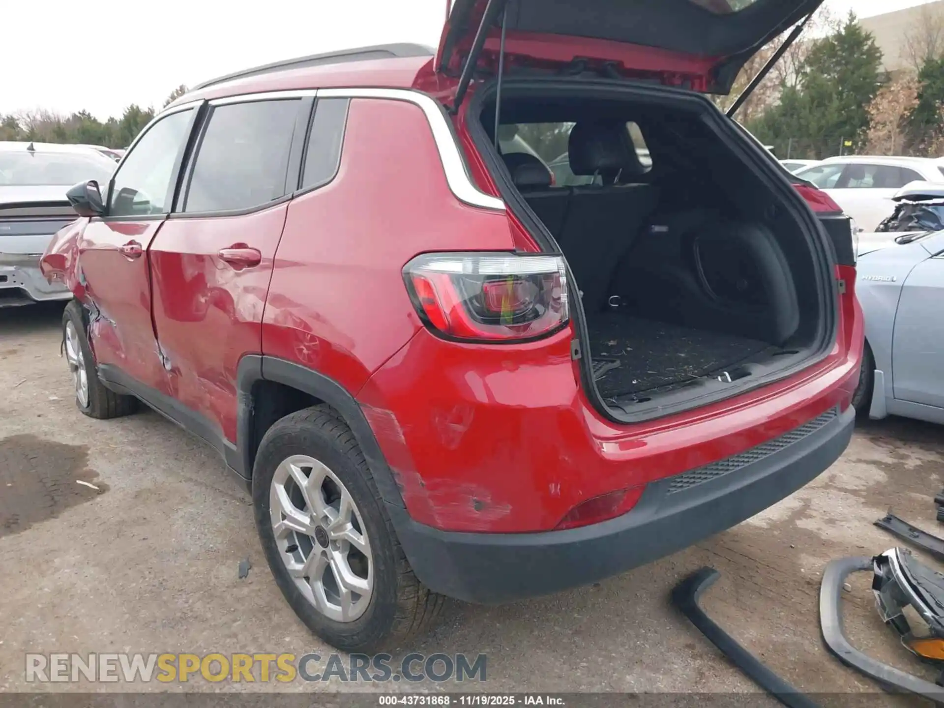 3 Photograph of a damaged car 3C4NJDBN5ST548942 JEEP COMPASS 2025