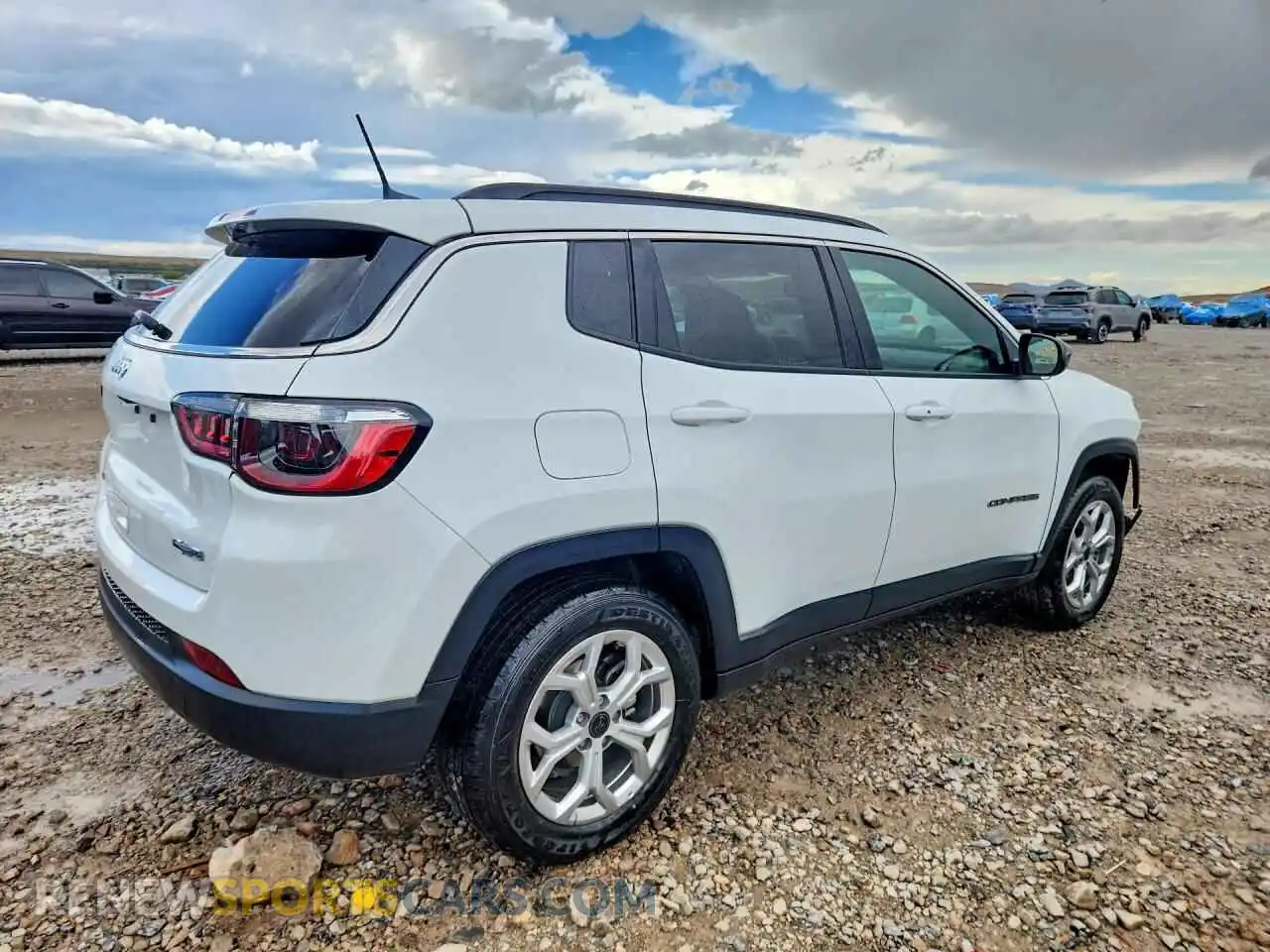 3 Photograph of a damaged car 3C4NJDBN5ST616866 JEEP COMPASS 2025