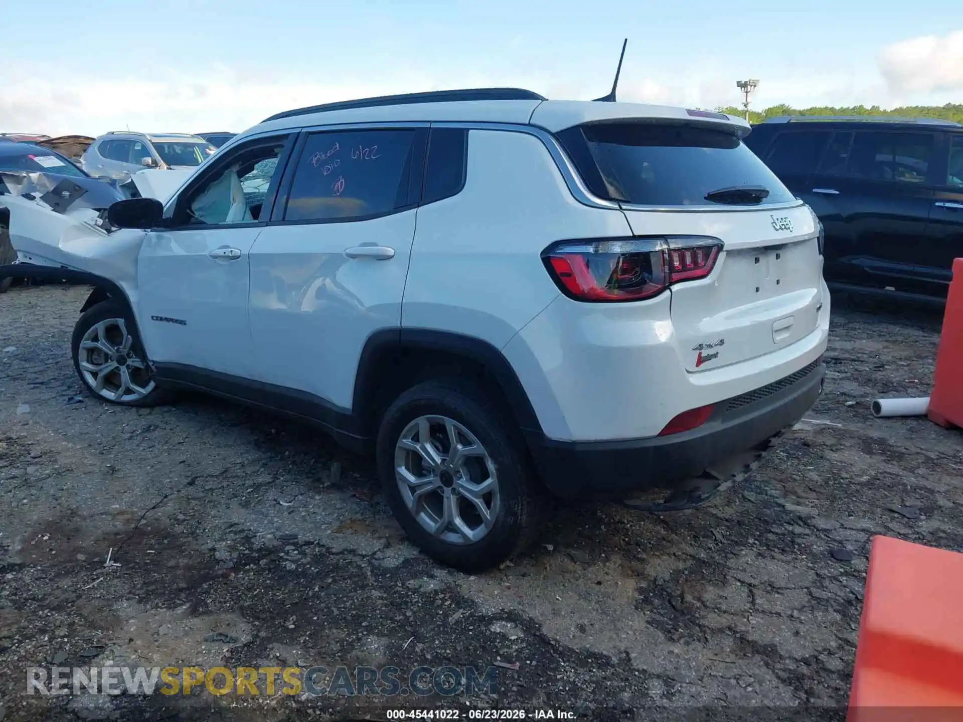 3 Photograph of a damaged car 3C4NJDBN6ST609022 JEEP COMPASS 2025