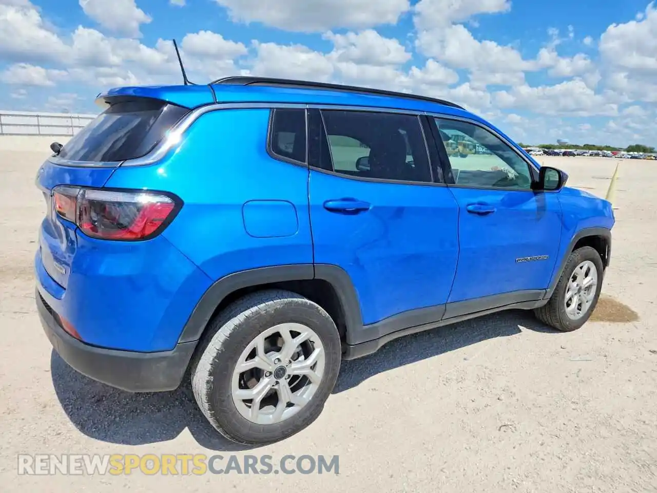 3 Photograph of a damaged car 3C4NJDBN8ST586262 JEEP COMPASS 2025