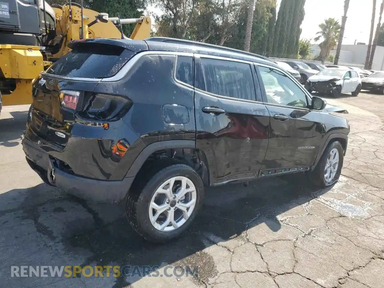 3 Photograph of a damaged car 3C4NJDBN9ST569907 JEEP COMPASS 2025