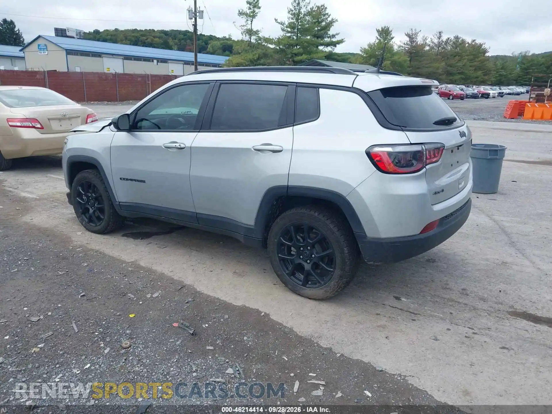 3 Photograph of a damaged car 3C4NJDBN9ST607149 JEEP COMPASS 2025