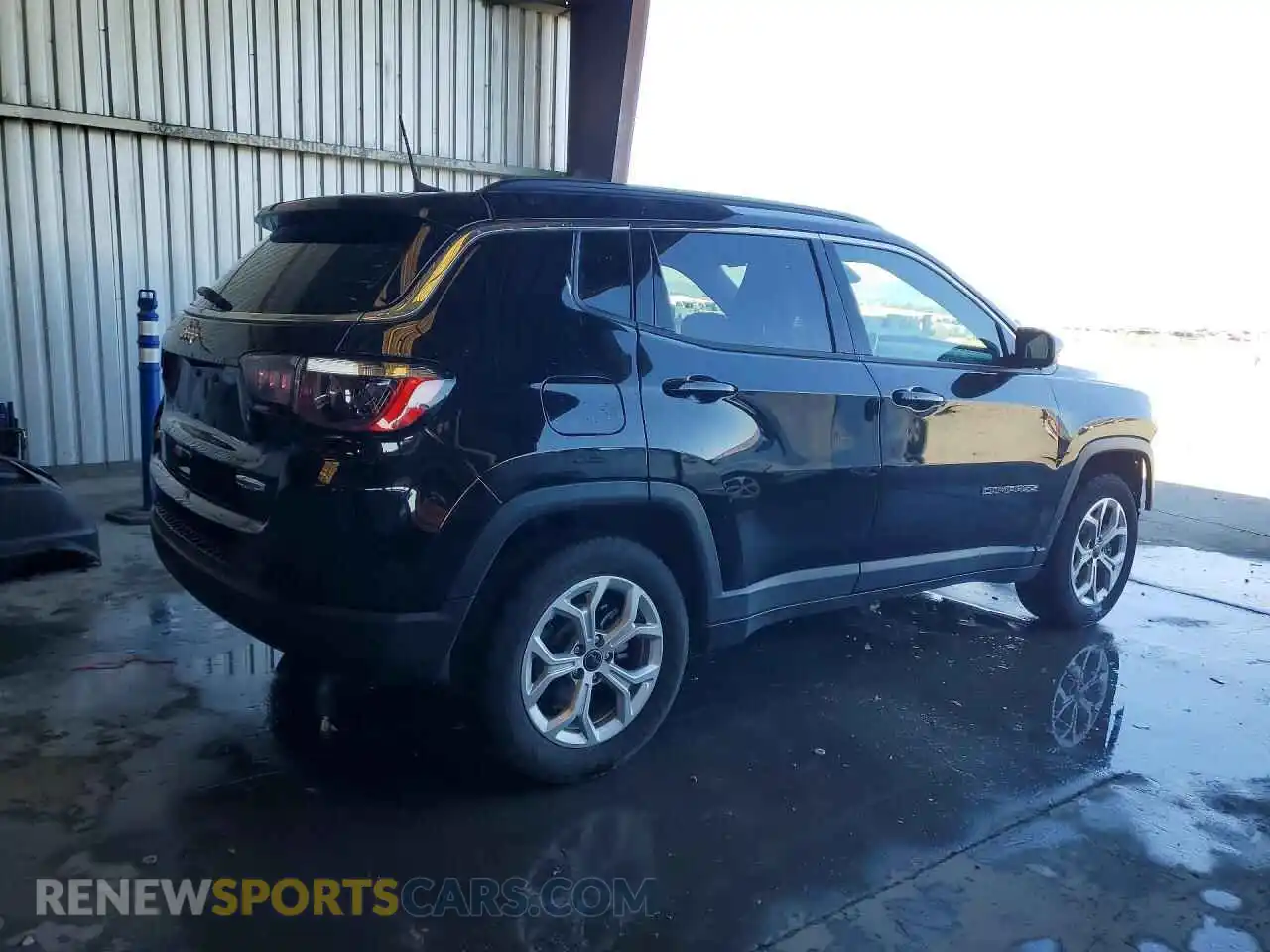 3 Photograph of a damaged car 3C4NJDBN9ST620371 JEEP COMPASS 2025