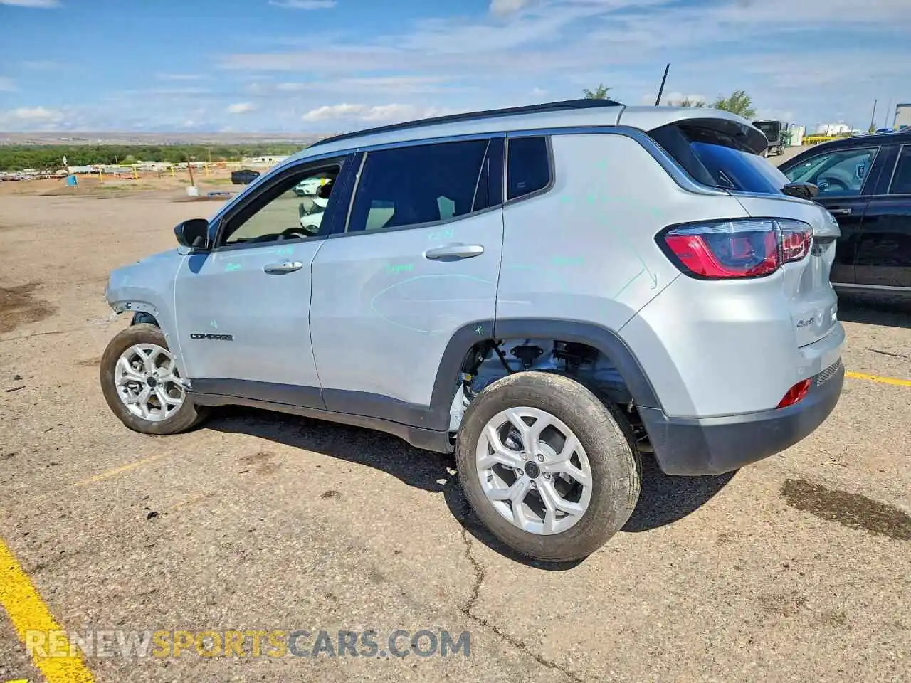 2 fotografías del automóvil dañado 3C4NJDBNXST602042 JEEP COMPASS 2025