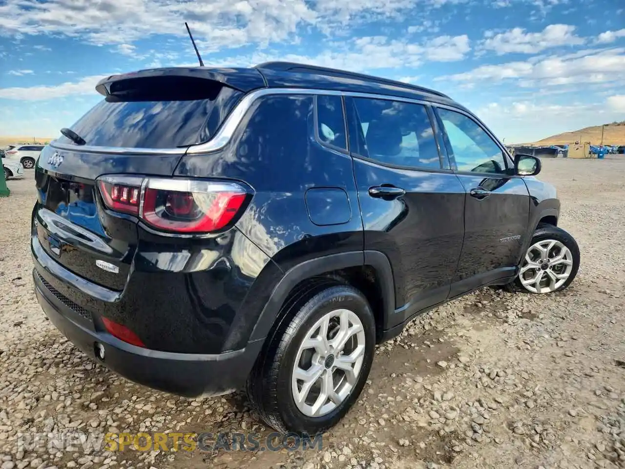 3 Photograph of a damaged car 3C4NJDBNXST604194 JEEP COMPASS 2025