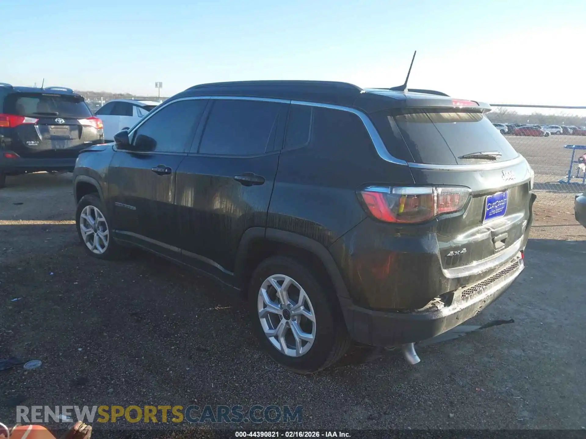 3 Photograph of a damaged car 3C4NJDBNXST610528 JEEP COMPASS 2025