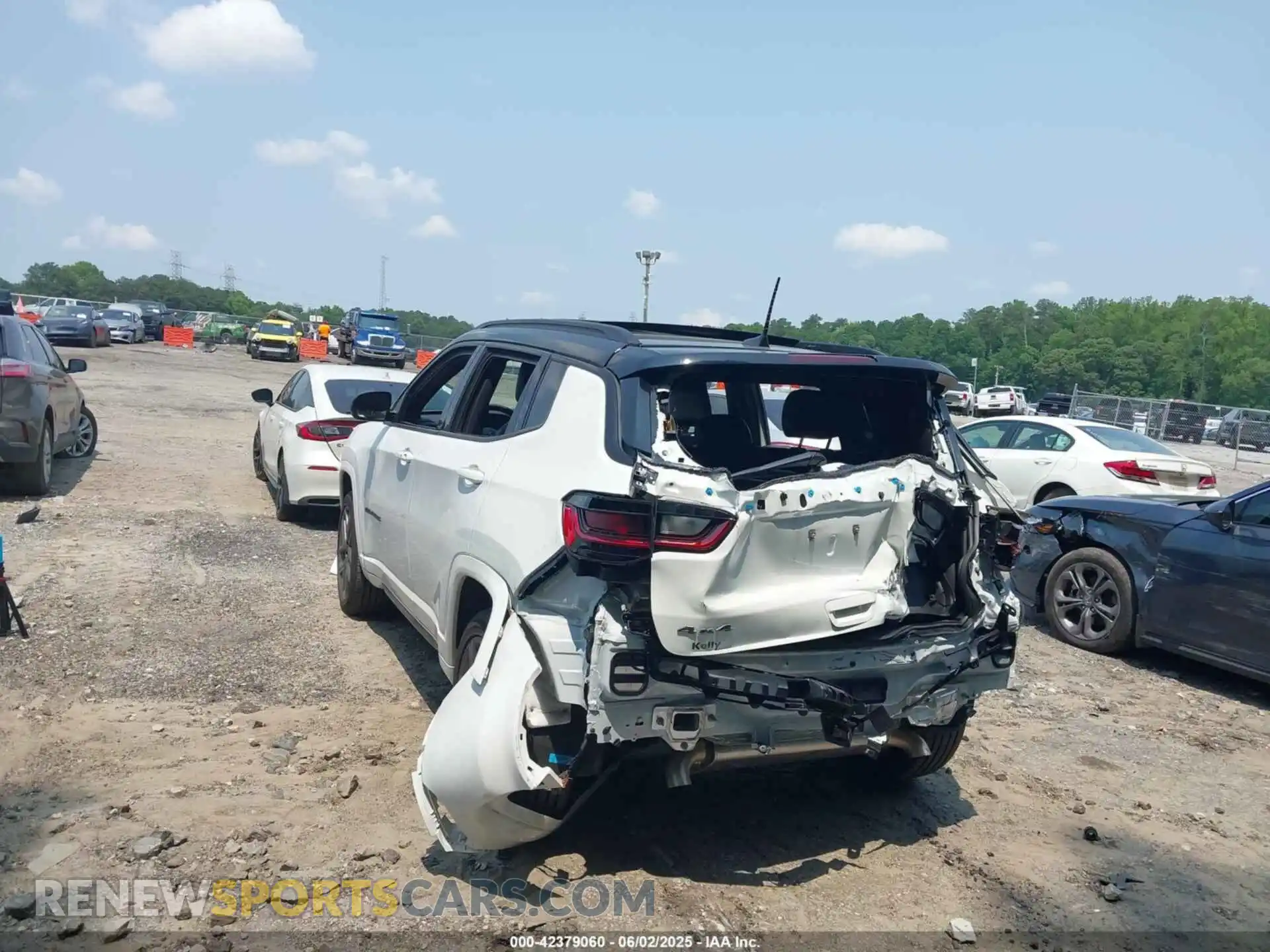 3 Photograph of a damaged car 3C4NJDCN1ST502474 JEEP COMPASS 2025