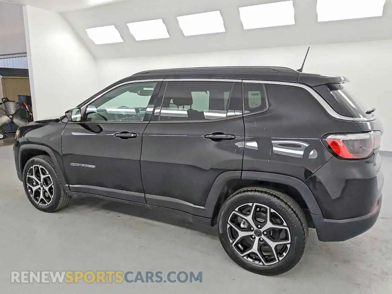 2 Photograph of a damaged car 3C4NJDCN2ST578642 JEEP COMPASS 2025