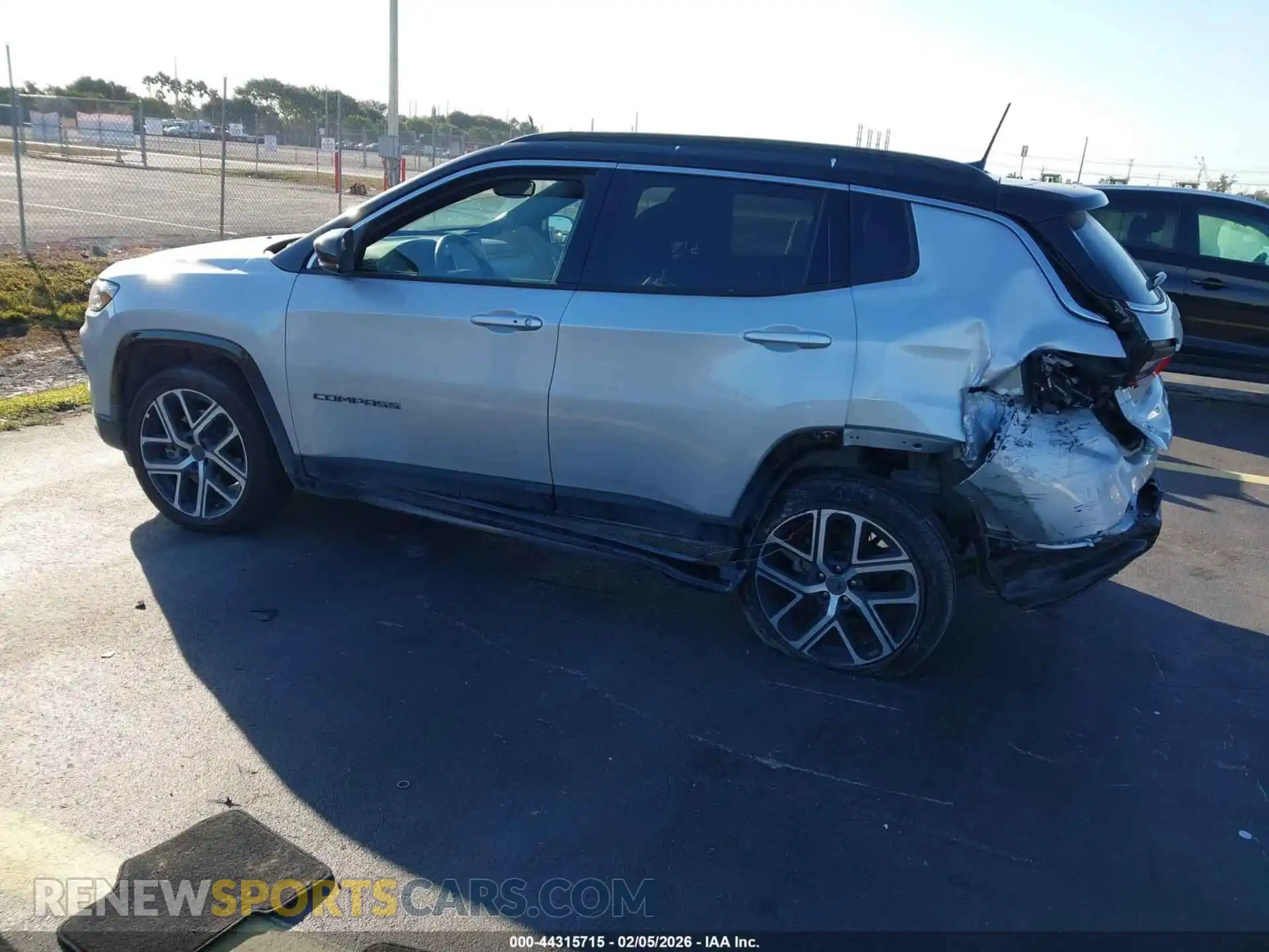 3 Photograph of a damaged car 3C4NJDCN3ST500970 JEEP COMPASS 2025