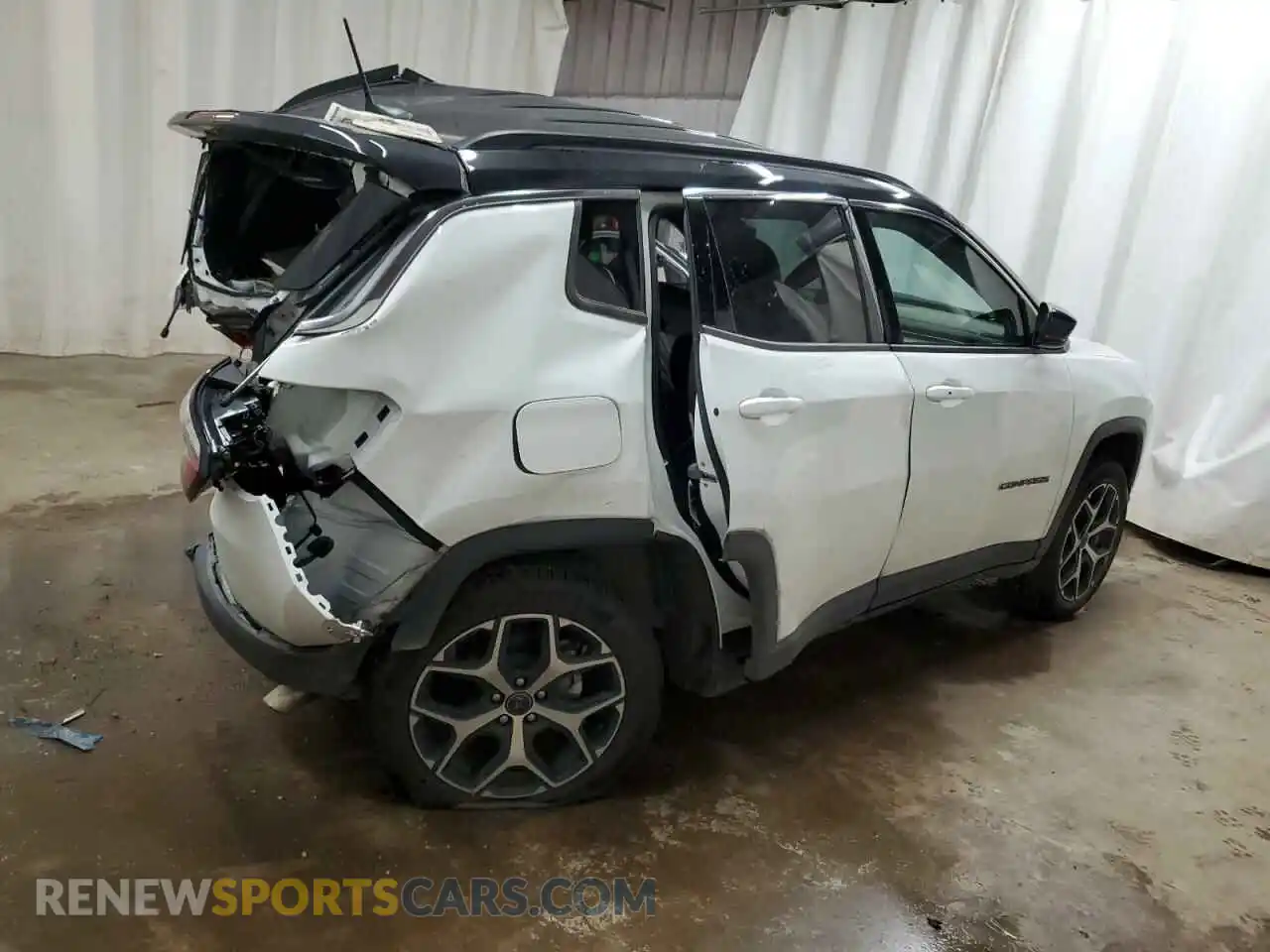 3 Photograph of a damaged car 3C4NJDCN3ST509992 JEEP COMPASS 2025