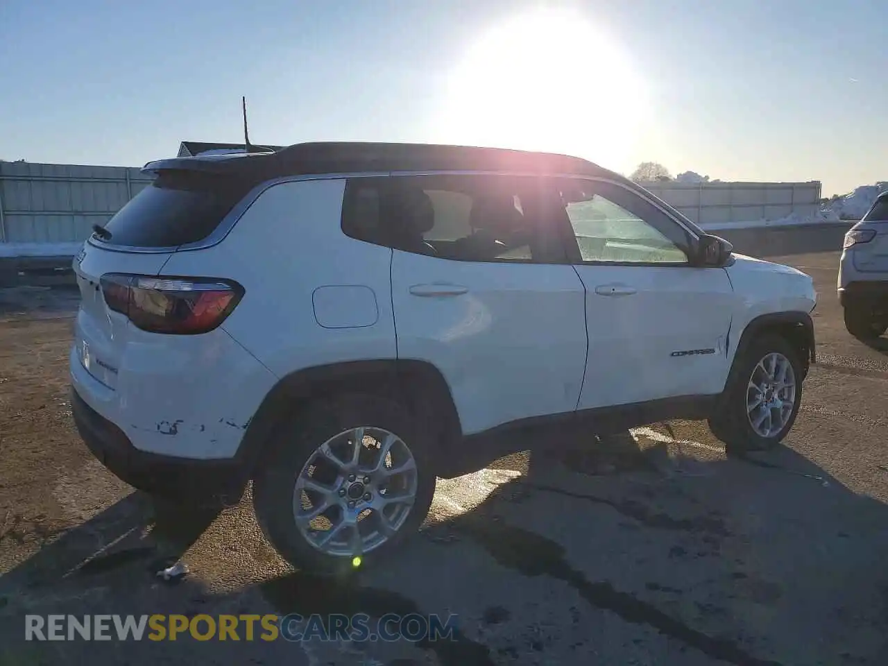 3 Photograph of a damaged car 3C4NJDCN4ST512982 JEEP COMPASS 2025