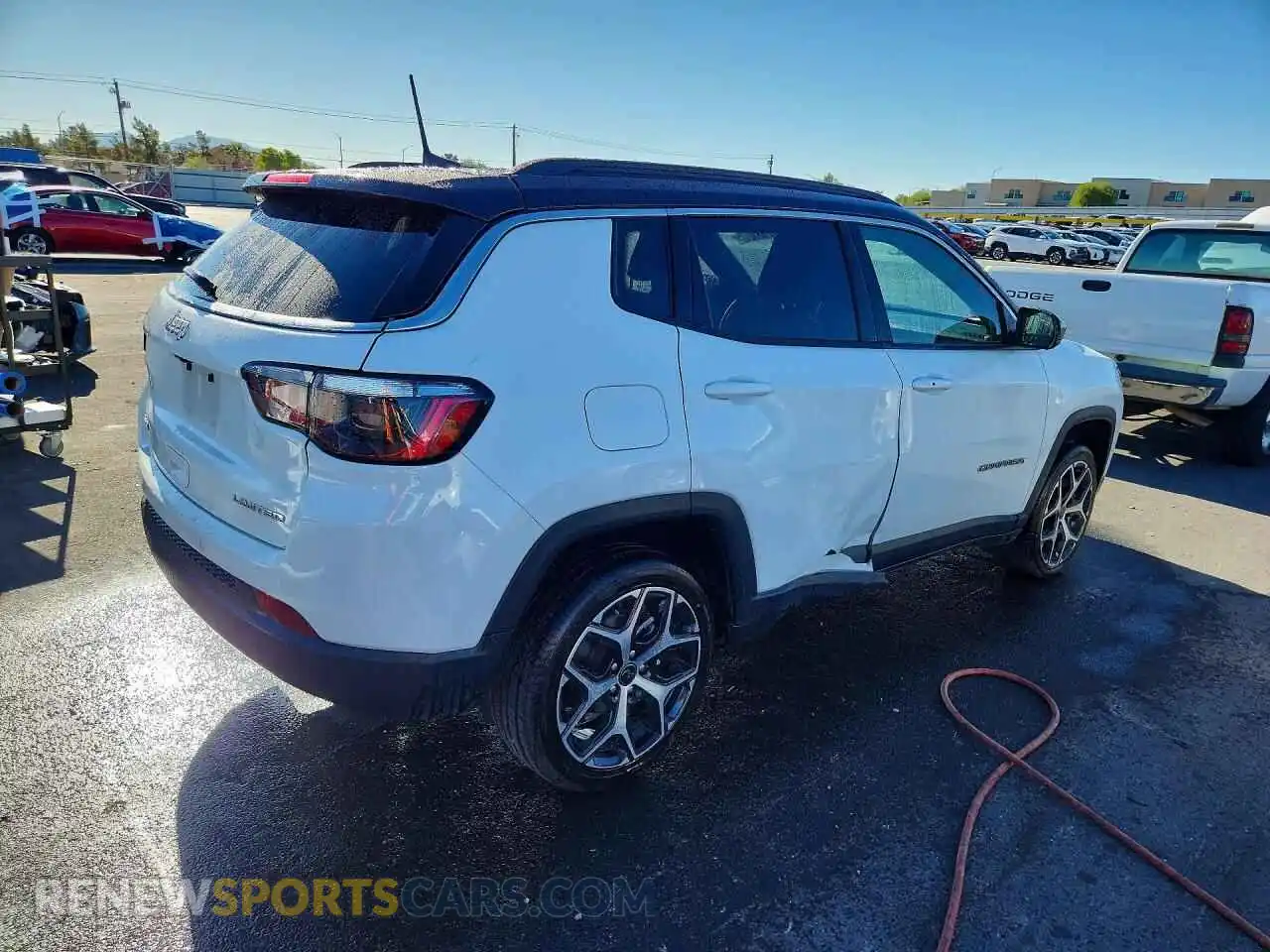 3 Photograph of a damaged car 3C4NJDCN4ST524243 JEEP COMPASS 2025