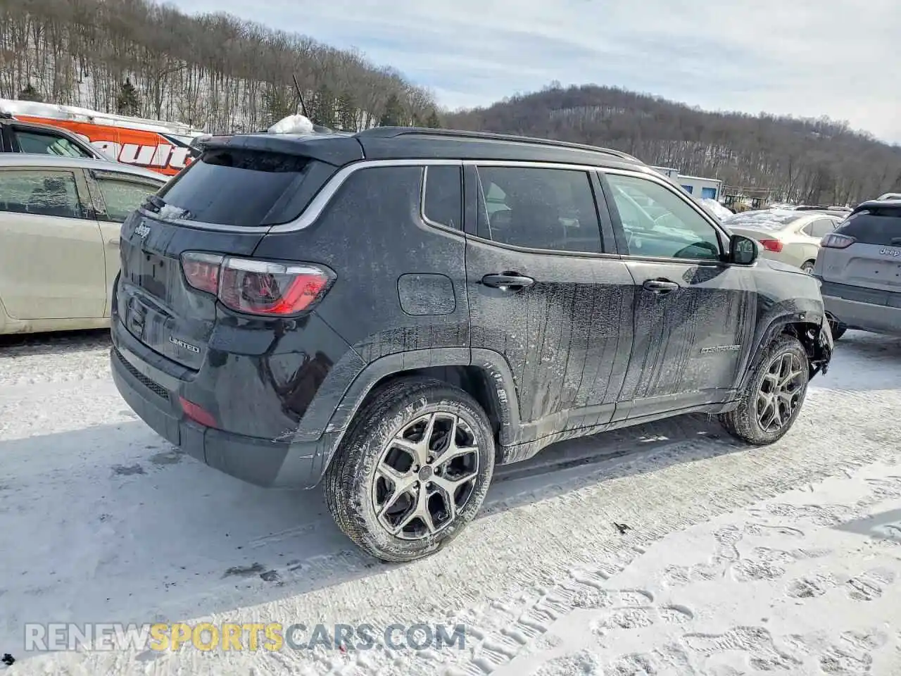 3 Photograph of a damaged car 3C4NJDCN5ST548177 JEEP COMPASS 2025