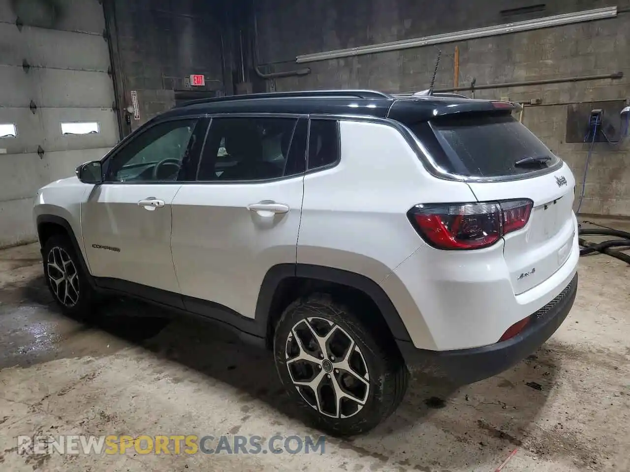 2 Photograph of a damaged car 3C4NJDCN5ST625159 JEEP COMPASS 2025