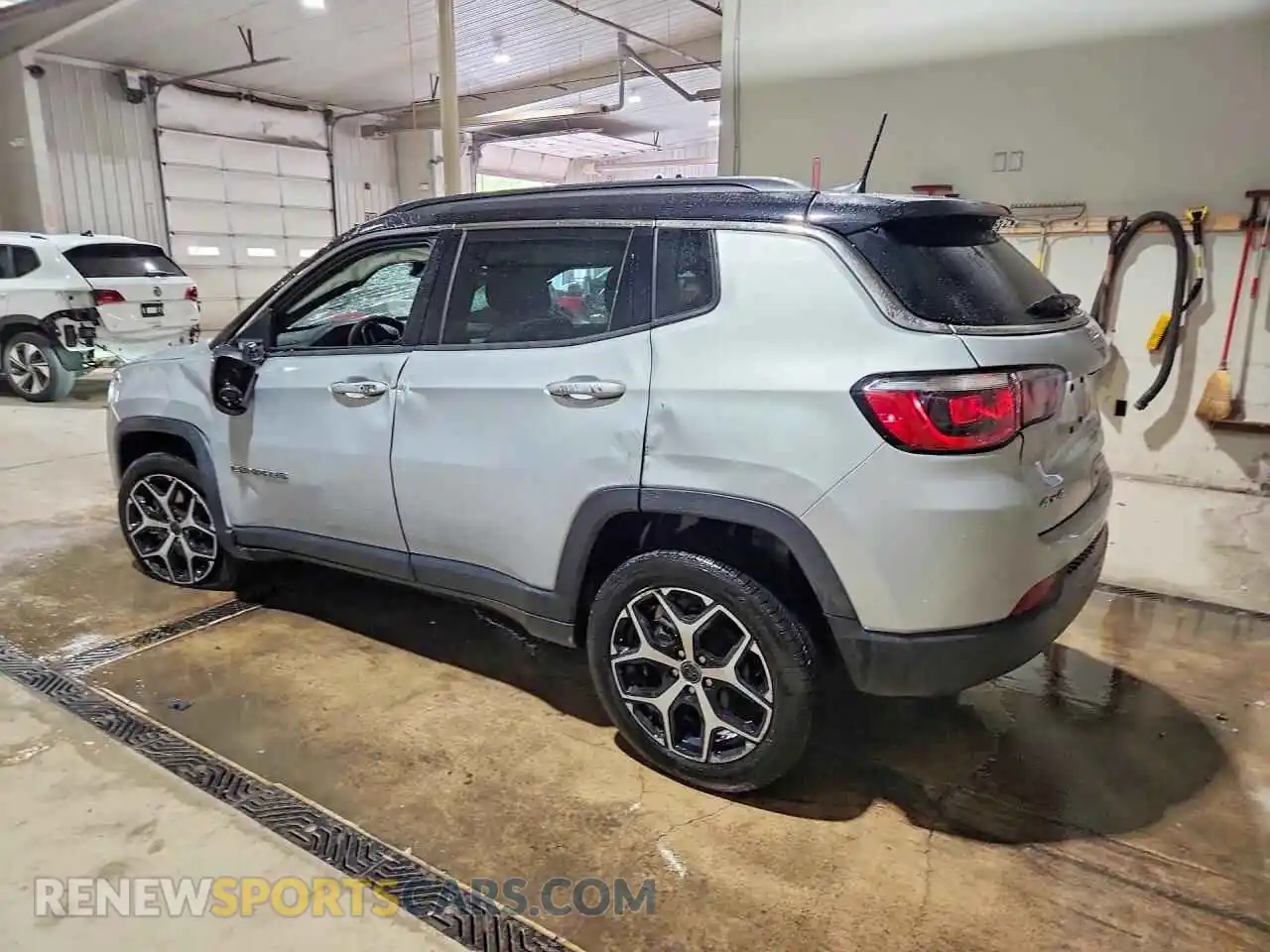 2 Photograph of a damaged car 3C4NJDCN9ST505882 JEEP COMPASS 2025