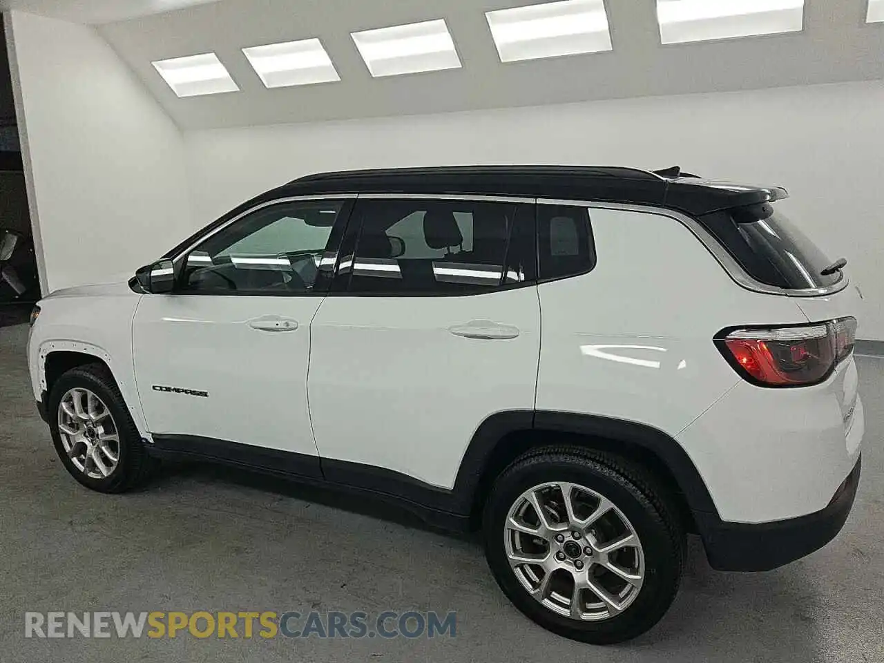 2 Photograph of a damaged car 3C4NJDCN9ST507387 JEEP COMPASS 2025