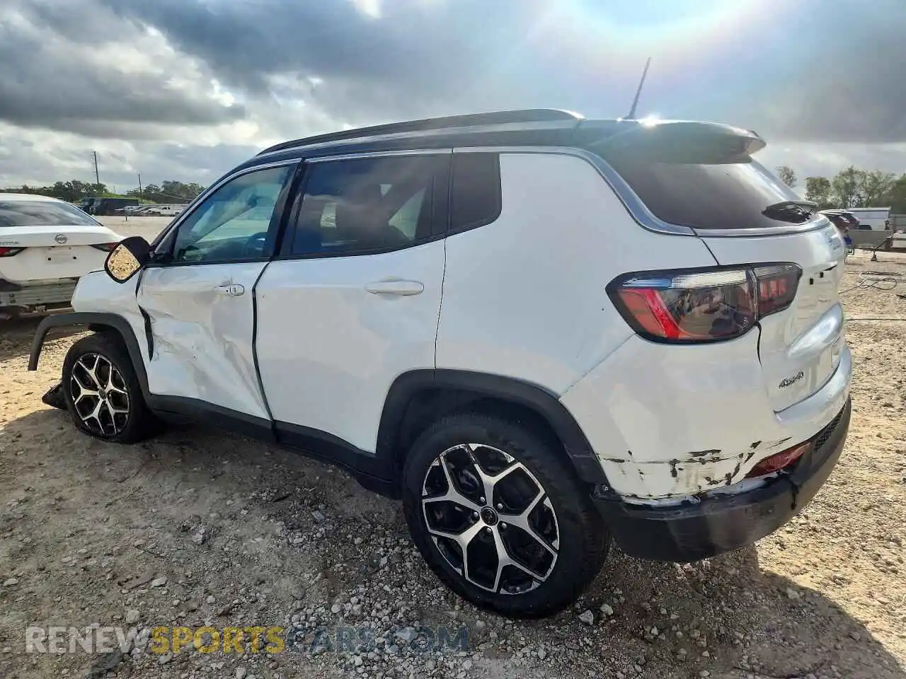 2 fotografías del automóvil dañado 3C4NJDCN9ST580419 JEEP COMPASS 2025
