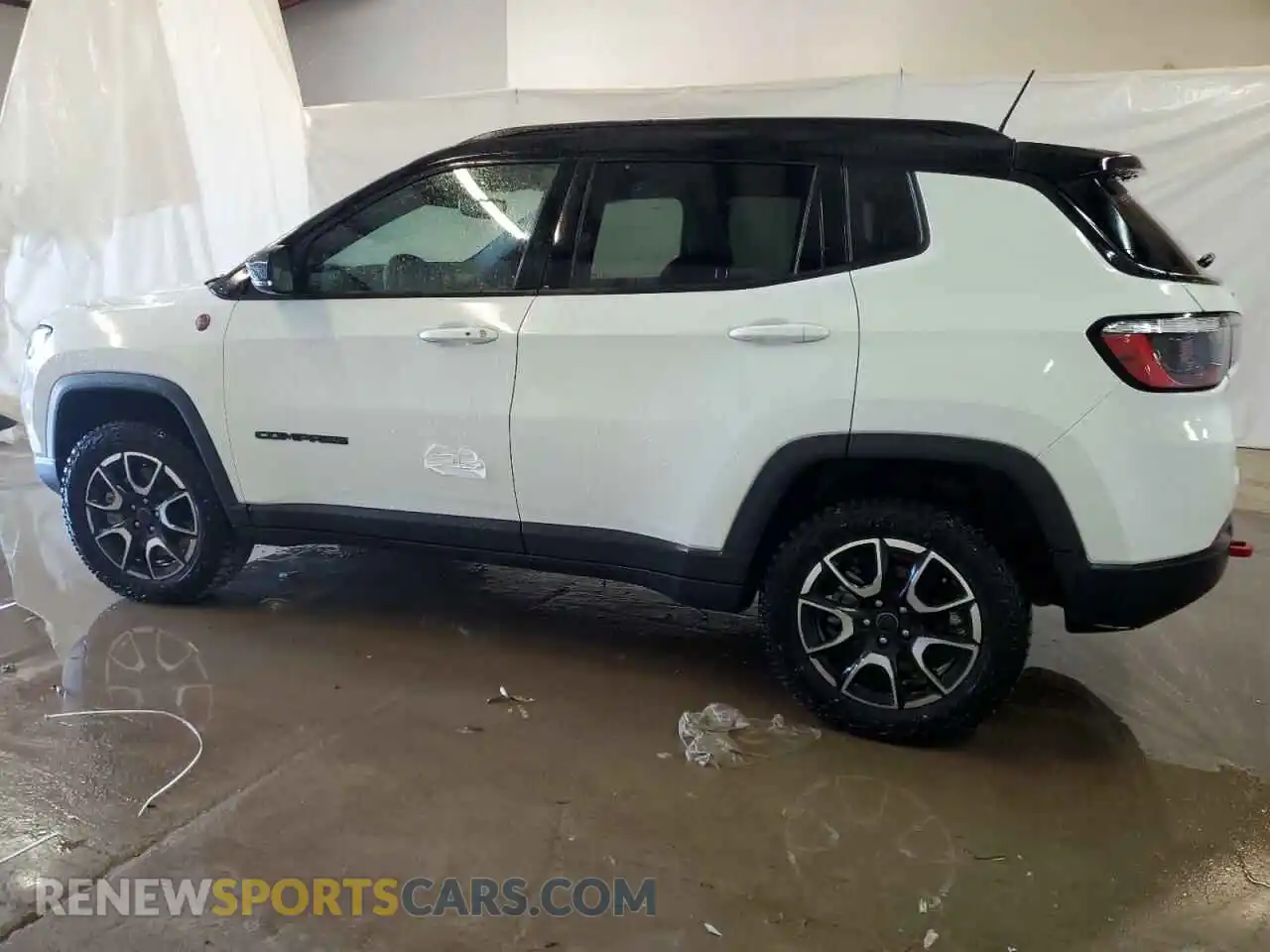 2 Photograph of a damaged car 3C4NJDDN0ST524190 JEEP COMPASS 2025