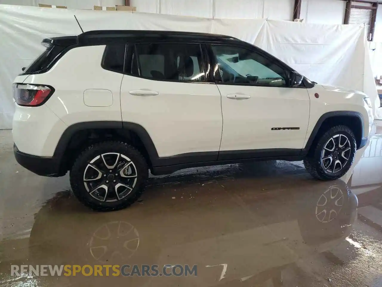 3 Photograph of a damaged car 3C4NJDDN0ST524190 JEEP COMPASS 2025