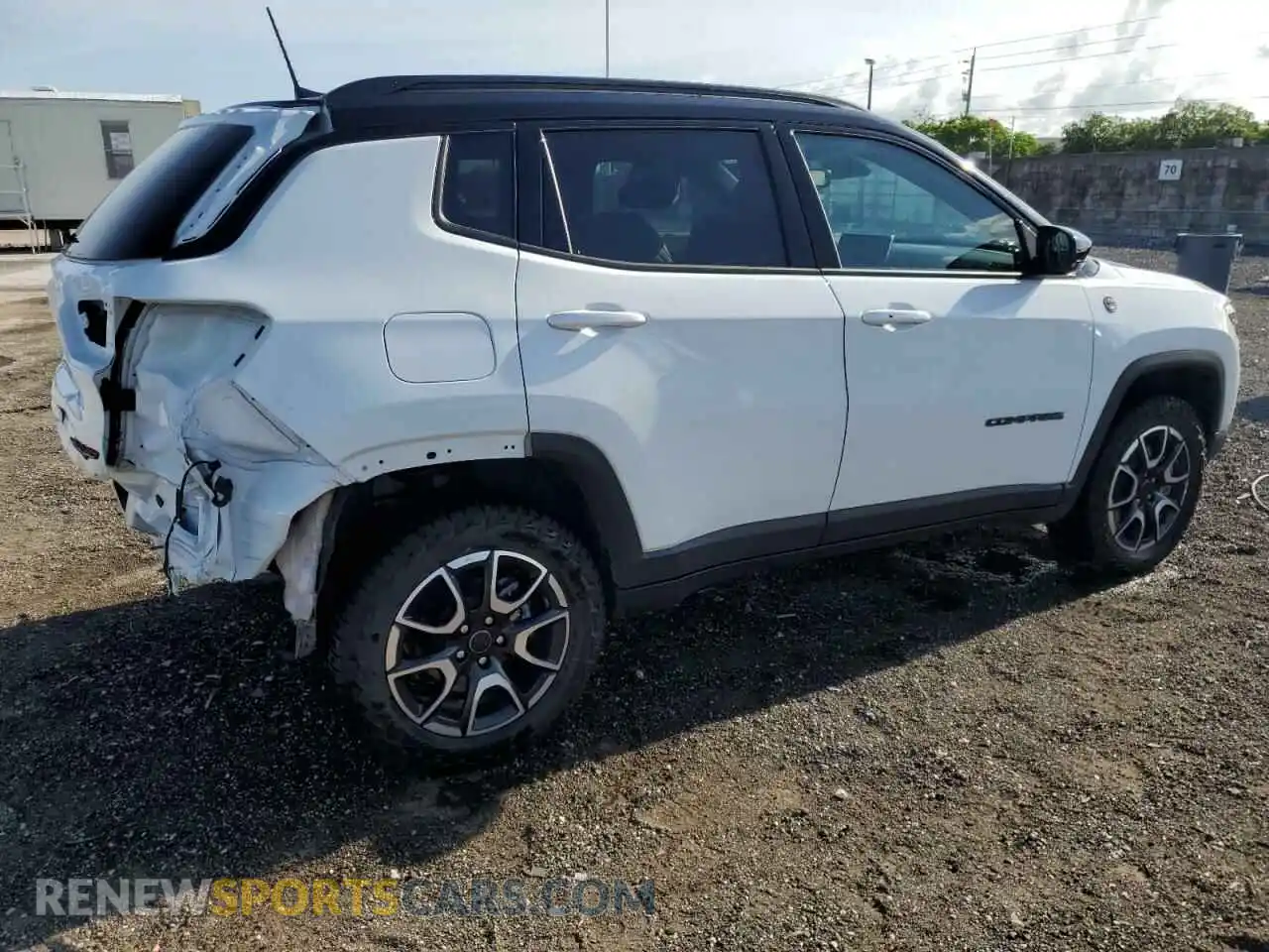 3 Photograph of a damaged car 3C4NJDDN0ST533343 JEEP COMPASS 2025