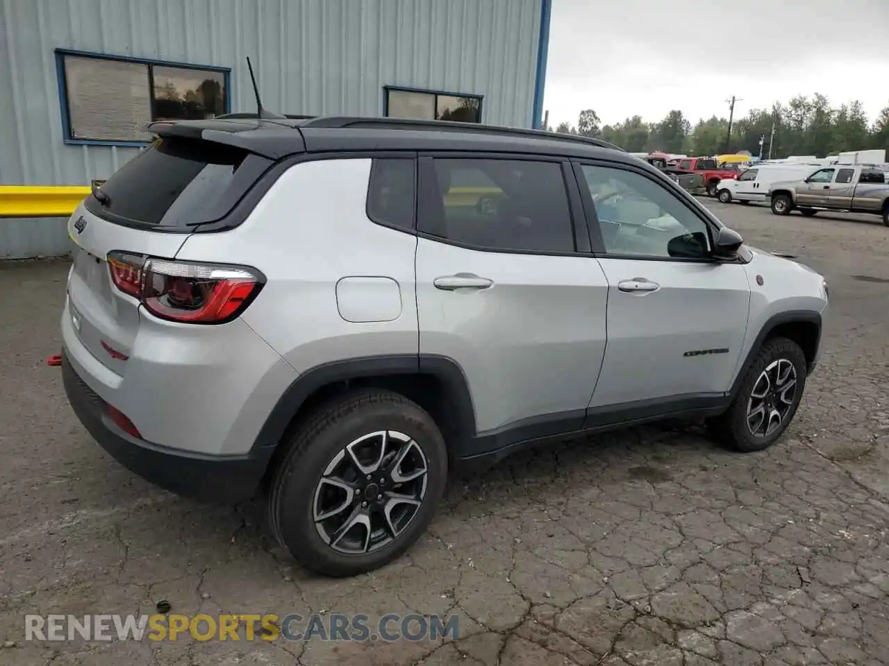 3 Photograph of a damaged car 3C4NJDDN0ST533438 JEEP COMPASS 2025