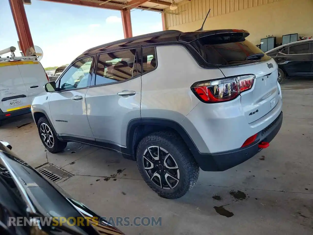 2 Photograph of a damaged car 3C4NJDDN0ST551129 JEEP COMPASS 2025
