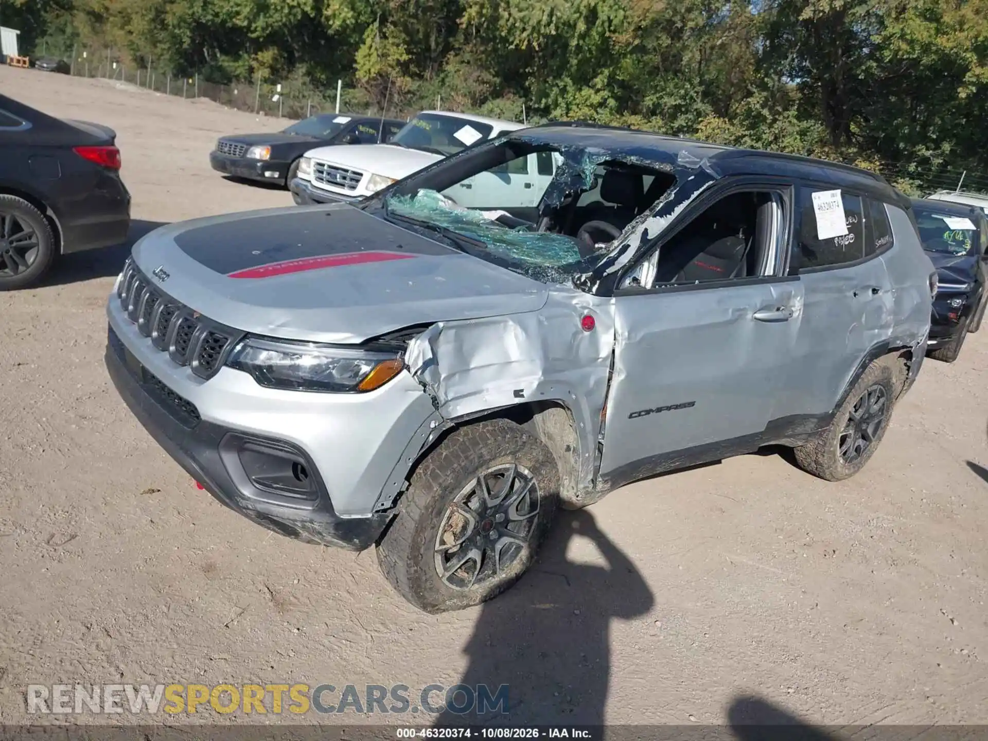 2 fotografías del automóvil dañado 3C4NJDDN0ST621714 JEEP COMPASS 2025
