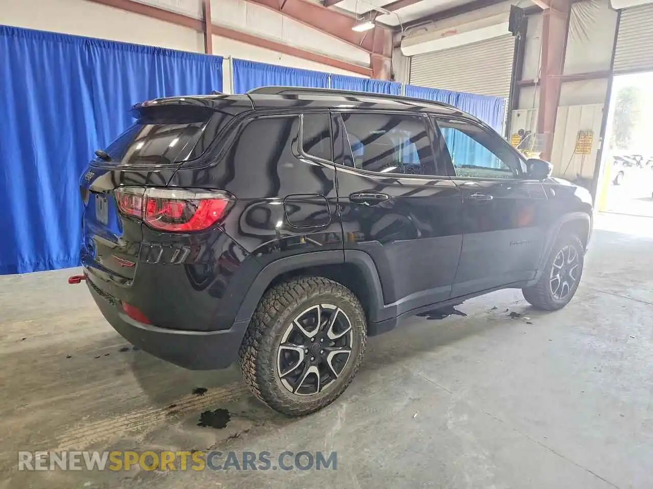 3 Photograph of a damaged car 3C4NJDDN4ST615740 JEEP COMPASS 2025
