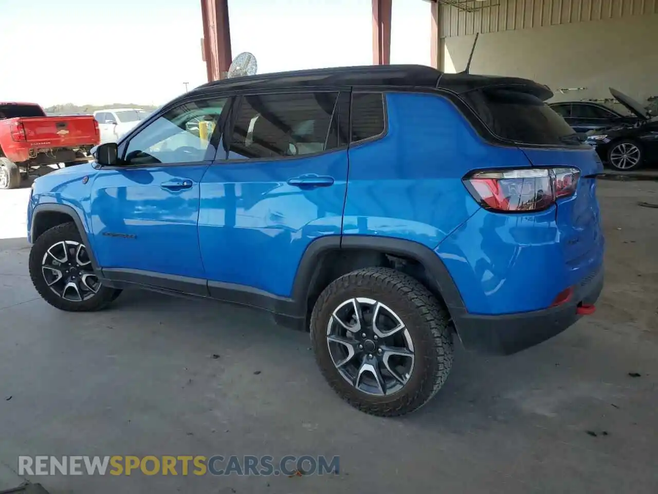 2 Photograph of a damaged car 3C4NJDDN5ST523813 JEEP COMPASS 2025