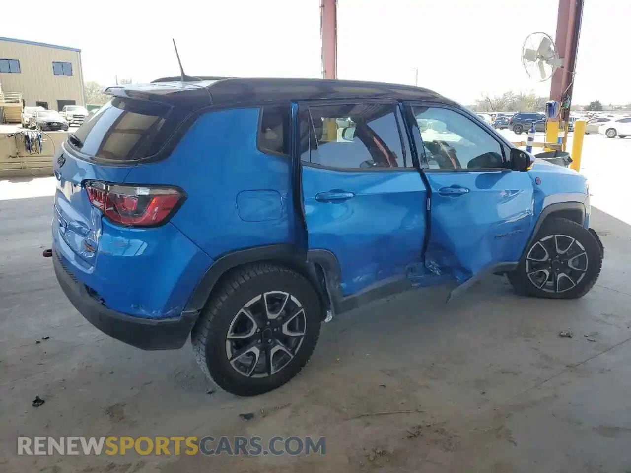 3 Photograph of a damaged car 3C4NJDDN5ST523813 JEEP COMPASS 2025