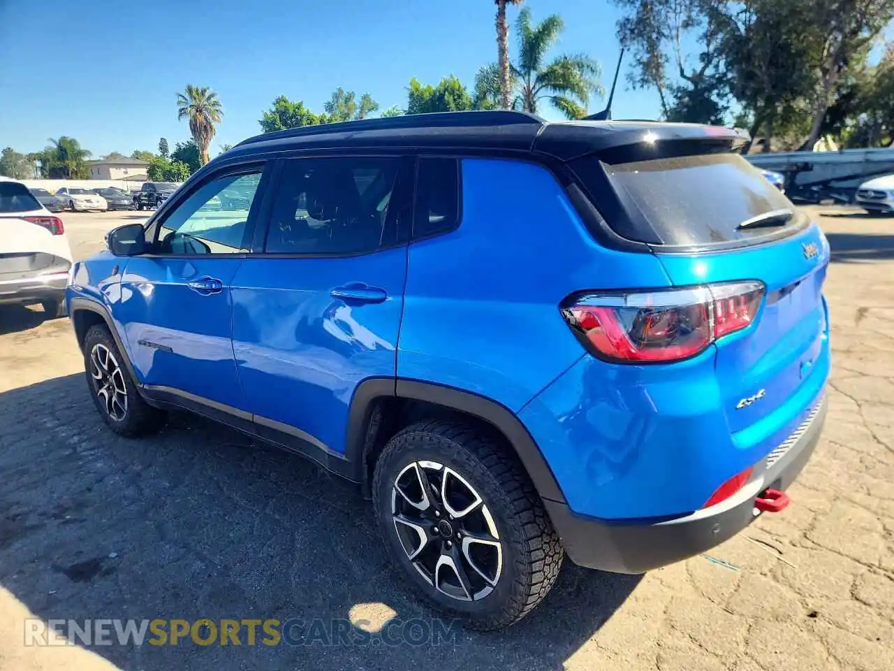 2 Photograph of a damaged car 3C4NJDDN5ST532480 JEEP COMPASS 2025