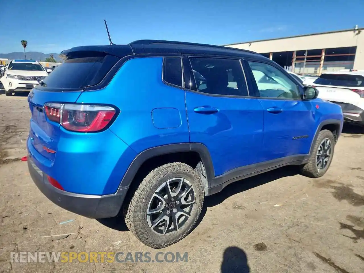 3 Photograph of a damaged car 3C4NJDDN5ST532480 JEEP COMPASS 2025