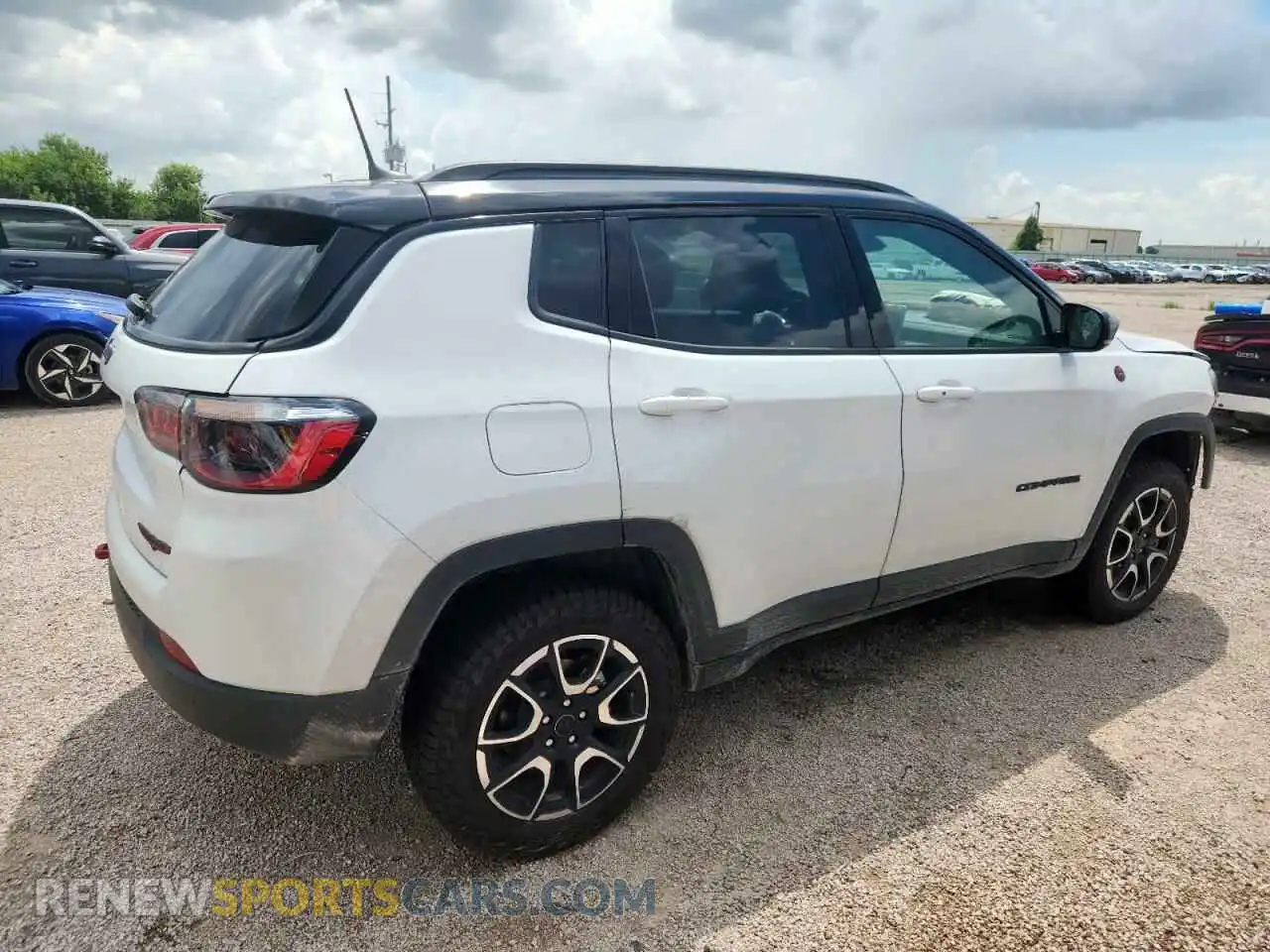 3 Photograph of a damaged car 3C4NJDDN5ST557508 JEEP COMPASS 2025