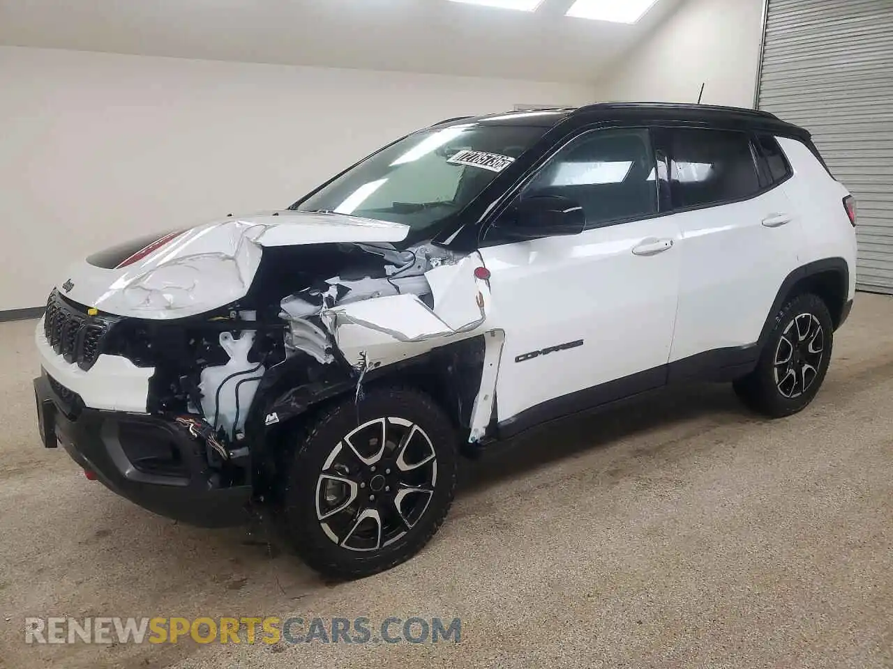 1 Фотография поврежденного автомобиля 3C4NJDDN6ST543620 JEEP COMPASS 2025