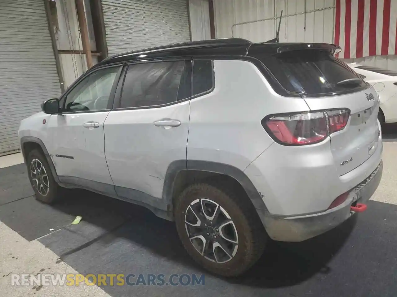2 Photograph of a damaged car 3C4NJDDN6ST584216 JEEP COMPASS 2025