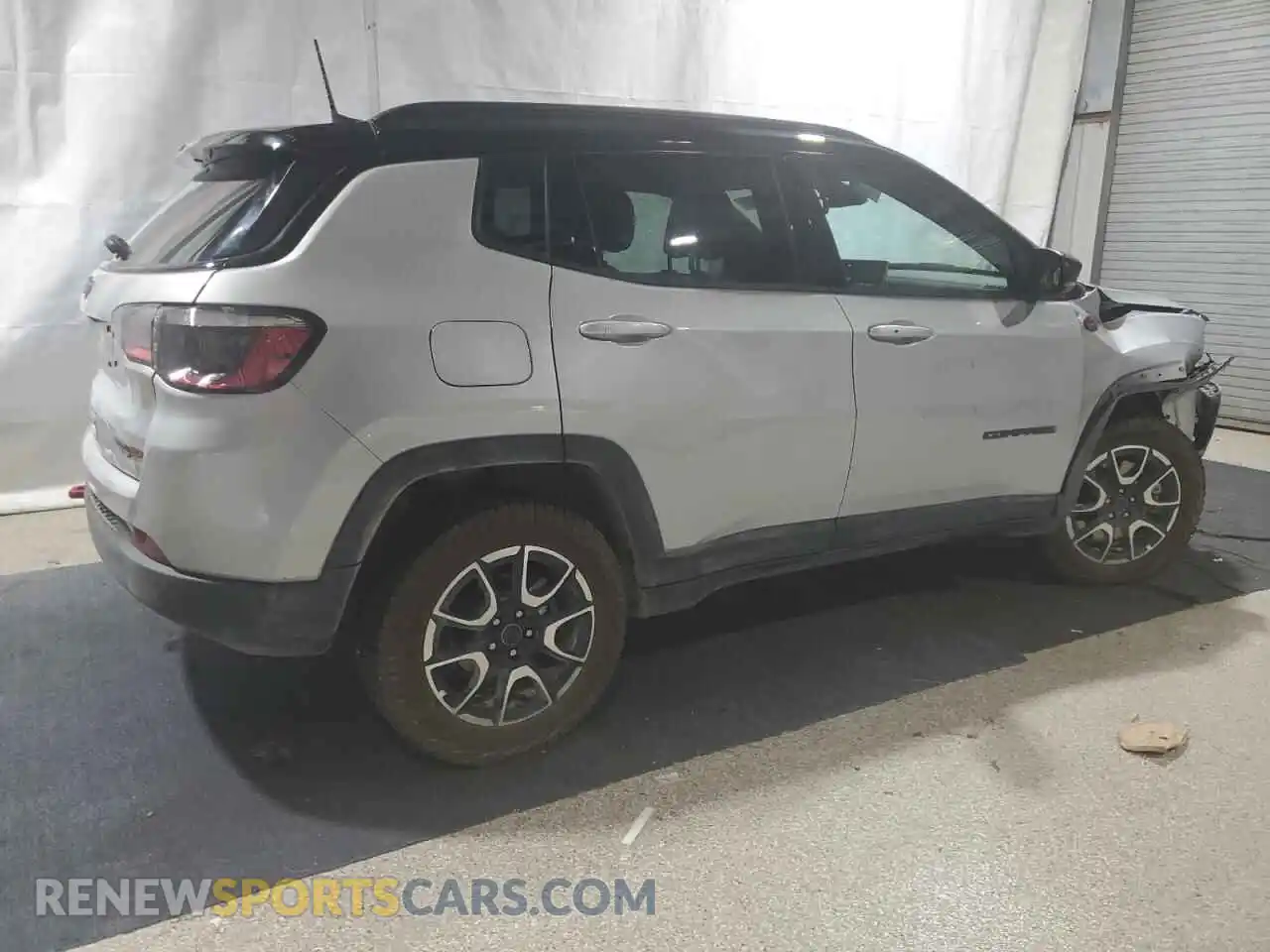 3 Photograph of a damaged car 3C4NJDDN6ST584216 JEEP COMPASS 2025