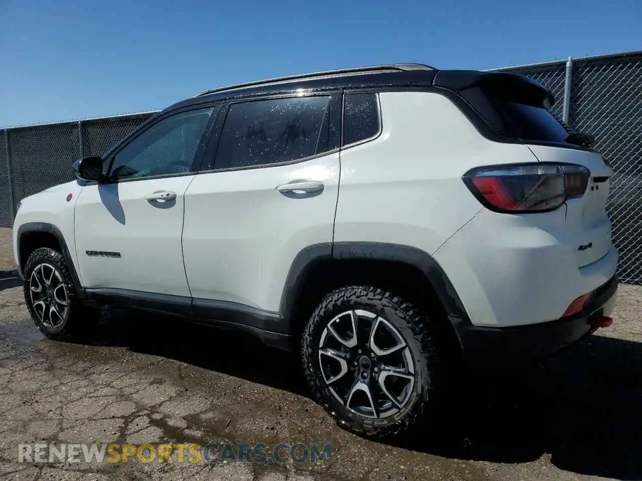 2 Photograph of a damaged car 3C4NJDDN8ST543506 JEEP COMPASS 2025