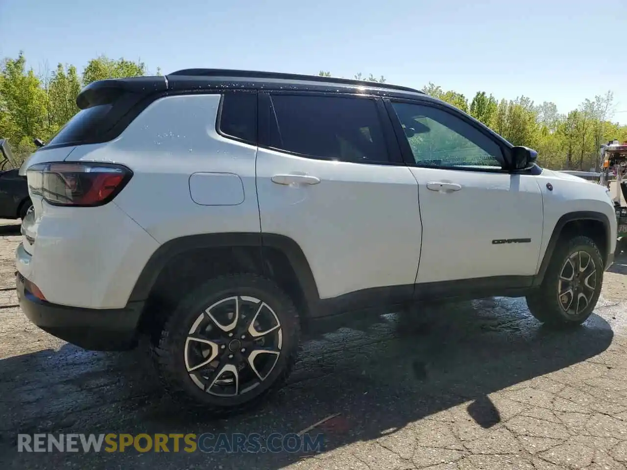 3 Photograph of a damaged car 3C4NJDDN8ST543506 JEEP COMPASS 2025