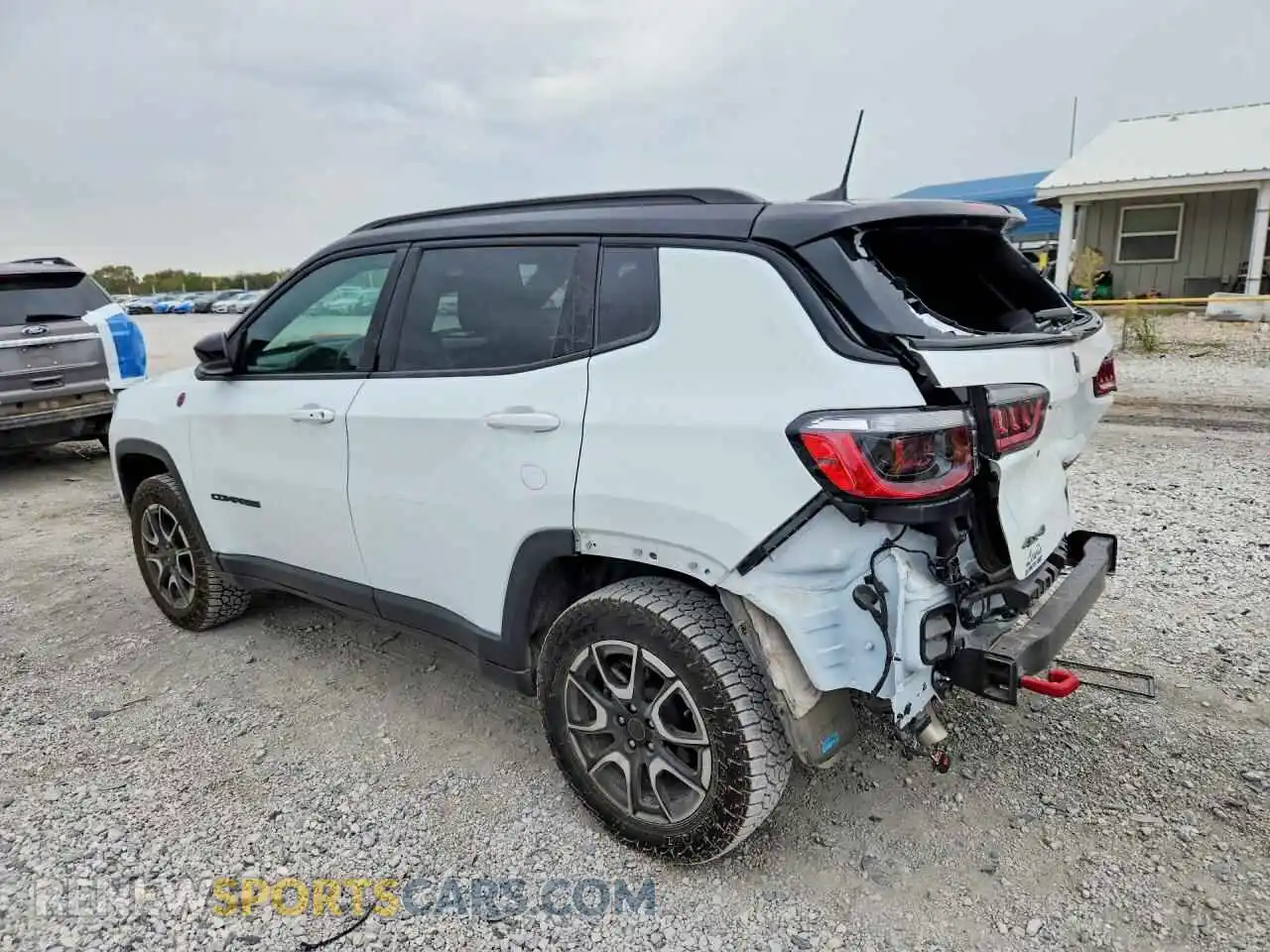 2 fotografías del automóvil dañado 3C4NJDDN9ST610923 JEEP COMPASS 2025