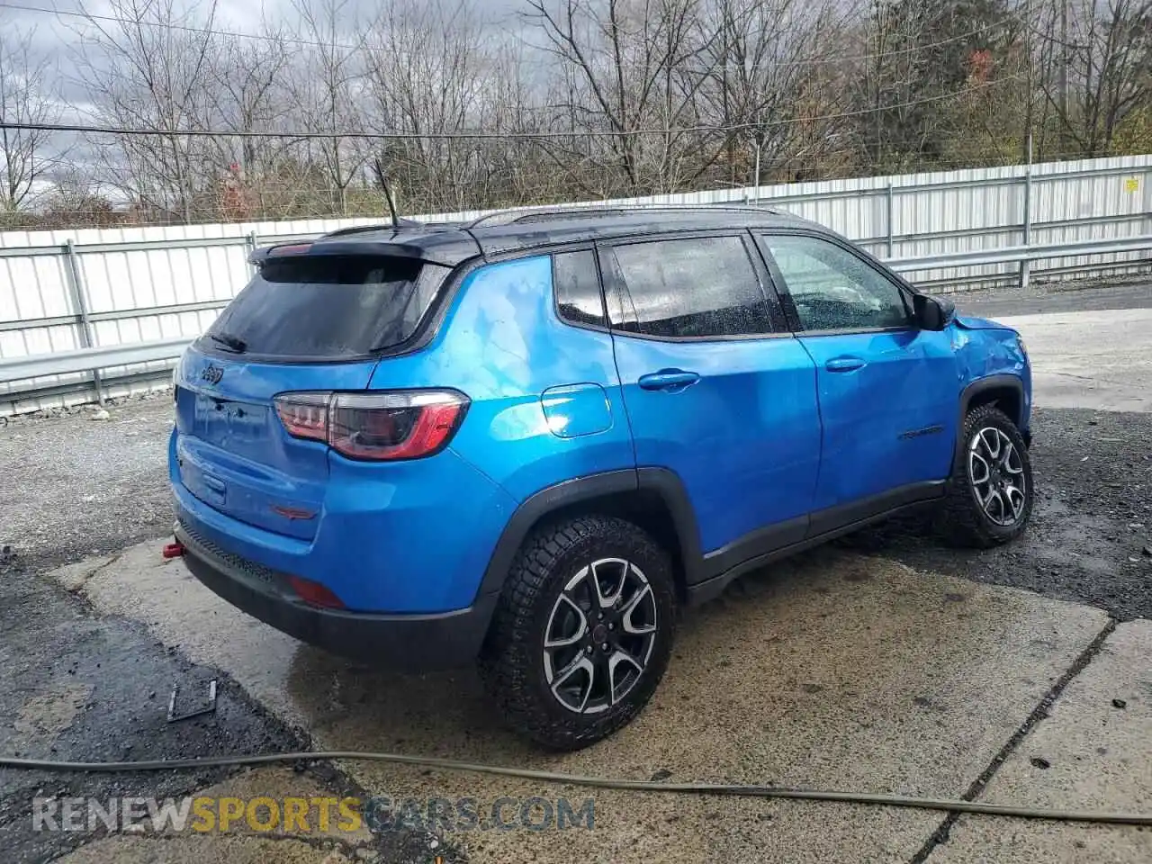 3 Photograph of a damaged car 3C4NJDDN9ST624756 JEEP COMPASS 2025