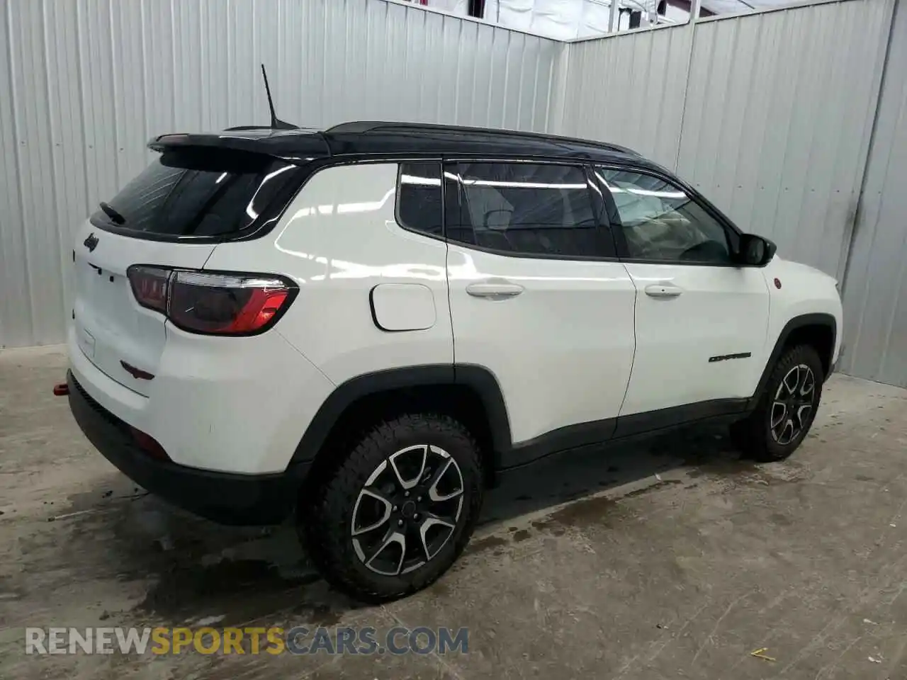 3 Photograph of a damaged car 3C4NJDDNXST564549 JEEP COMPASS 2025