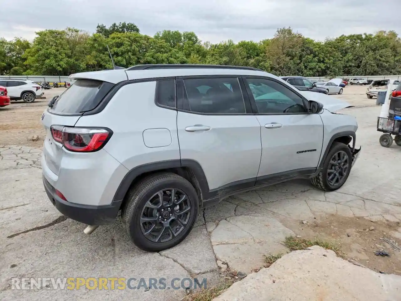 3 Фотография поврежденного автомобиля 3C4NJDBN3TT241321 JEEP COMPASS 2026