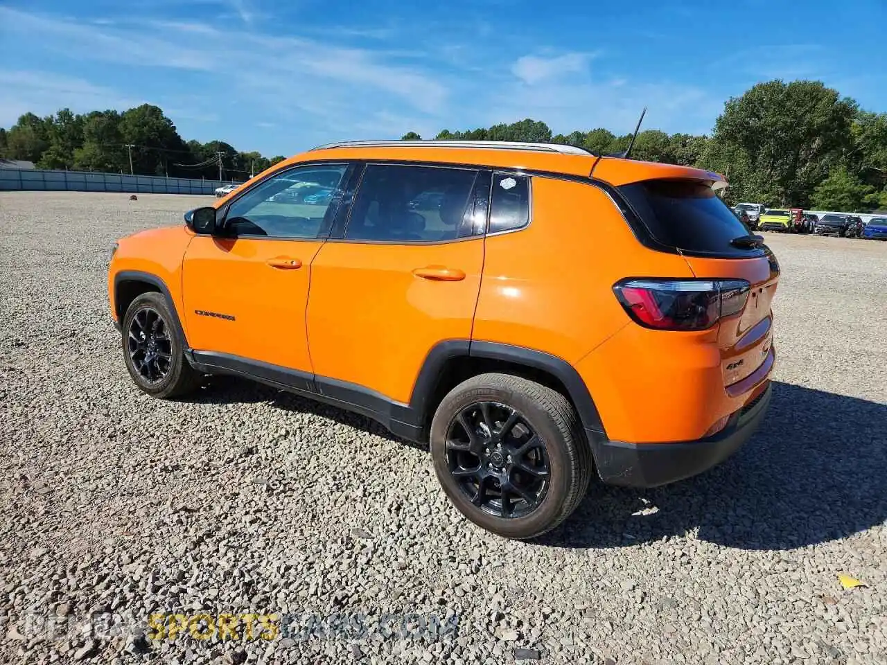 2 fotografías del automóvil dañado 3C4NJDBN6TT179106 JEEP COMPASS 2026
