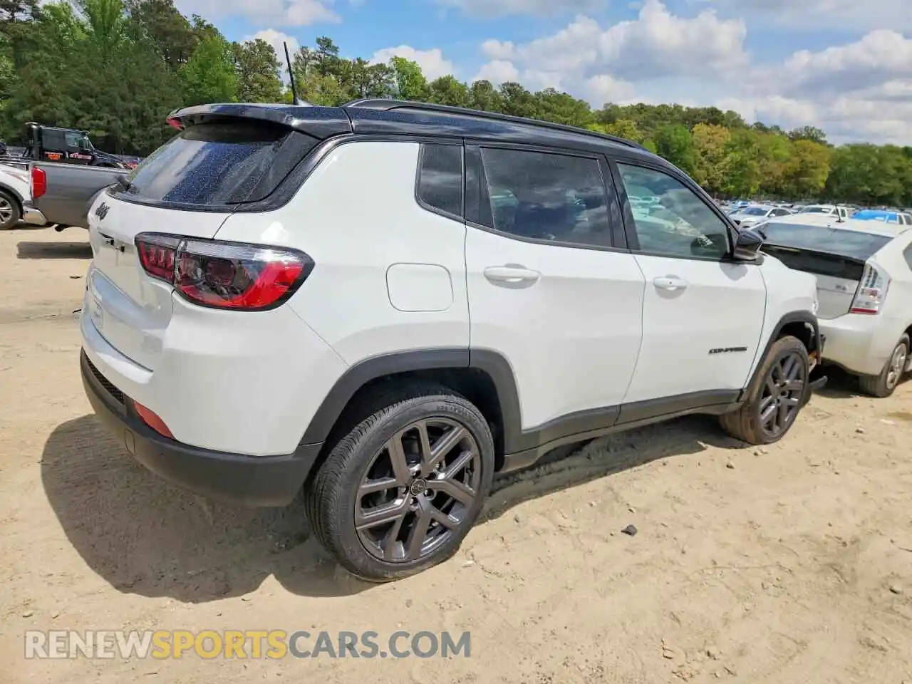 3 fotografías del automóvil dañado 3C4NJDCN8TT165352 JEEP COMPASS 2026