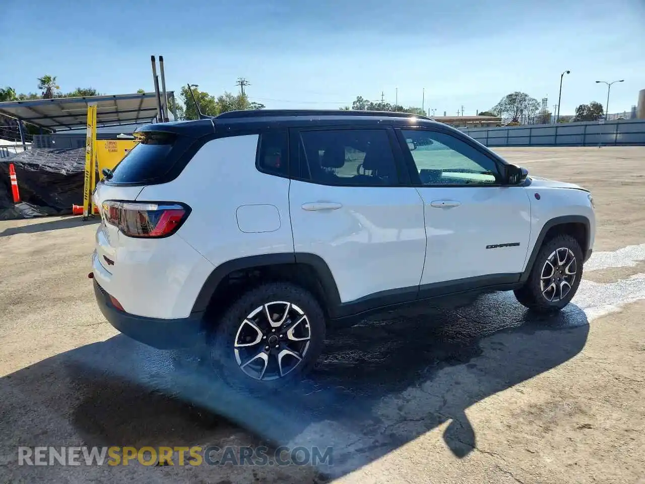 3 fotografías del automóvil dañado 3C4NJDDN3TT181750 JEEP COMPASS 2026