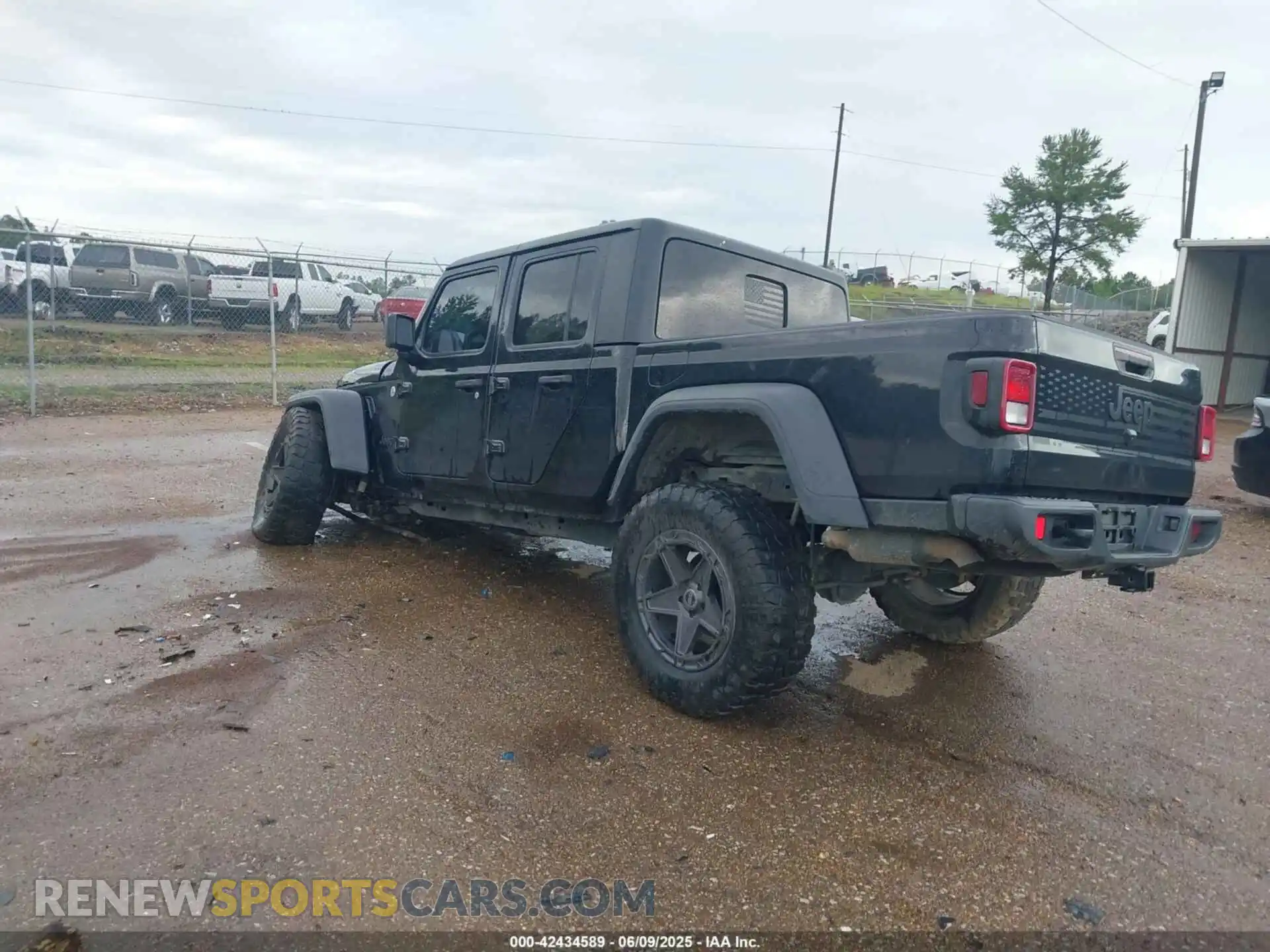 3 Photograph of a damaged car 1C6HJTAGXLL148924 JEEP GLADIATOR 2020